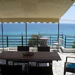 בית נופש Kamari