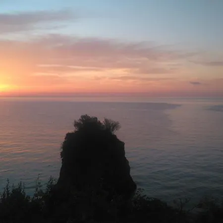 Kamari Holiday home Keramidhion