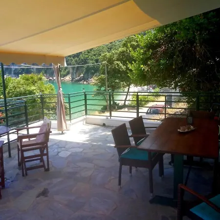 Kamari Holiday home Keramidhion