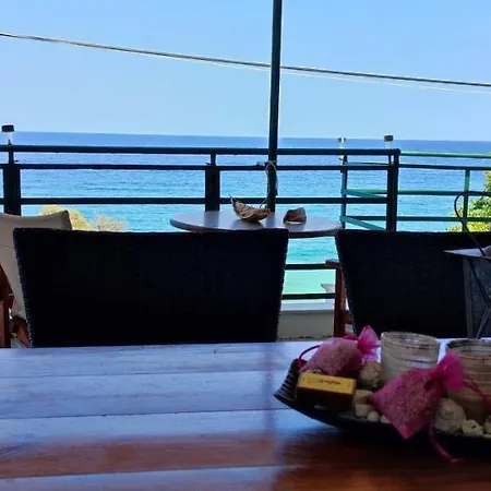 Kamari Holiday home *